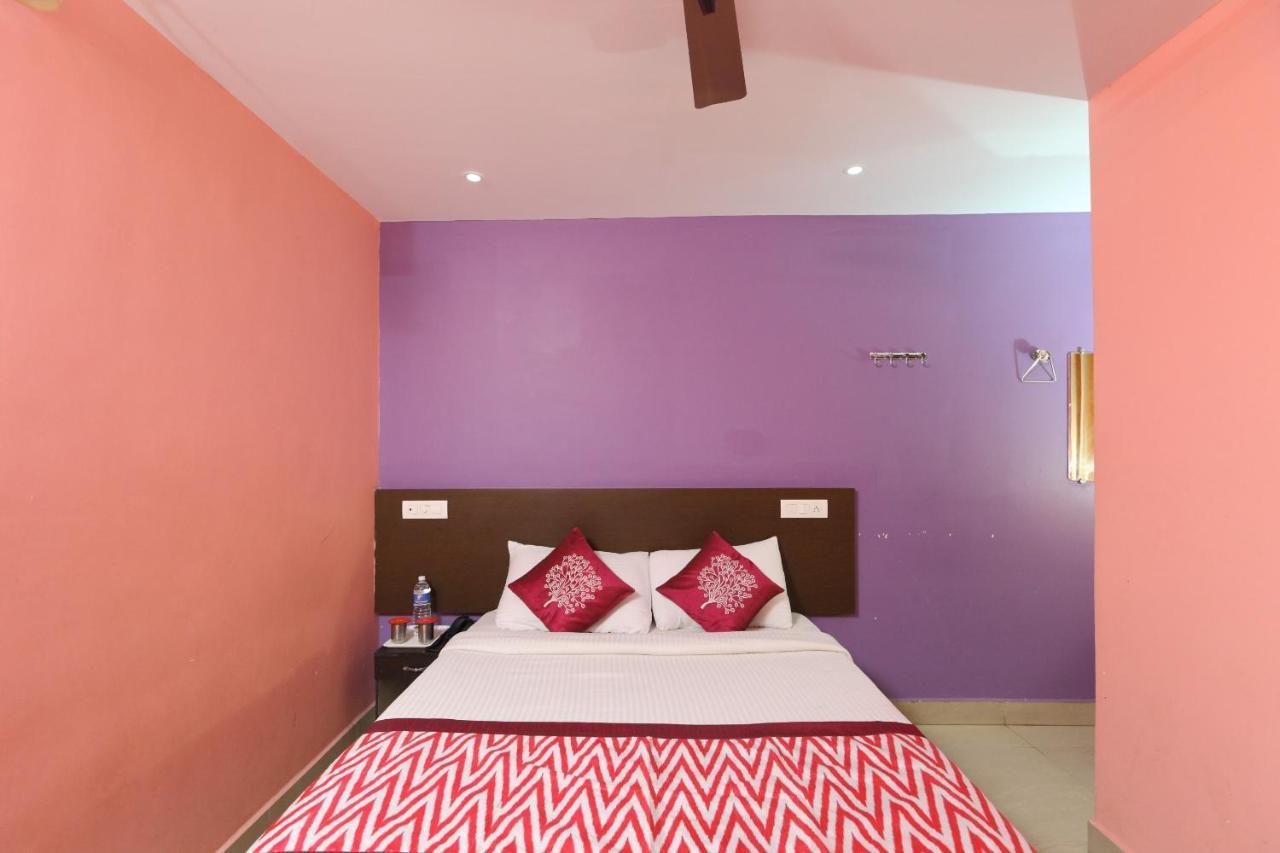 Collection O 6637 Udayees Hotel Bvn Grand Tirupati Extérieur photo